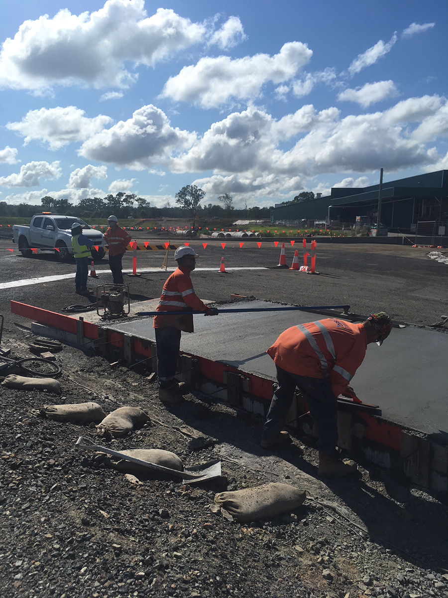 Paving trial underway on the roundabout to the east of Bunnings (January 2018)