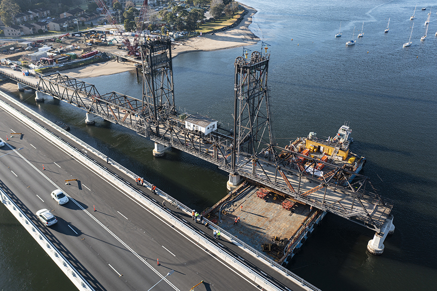 Barge deck and tower span removal - July 2021