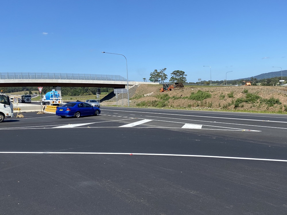 New Meroo Road intersection