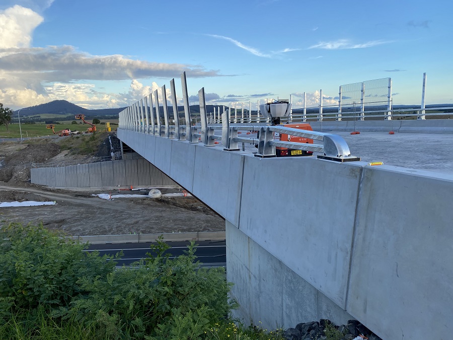 Construction on the Strongs Road overpass