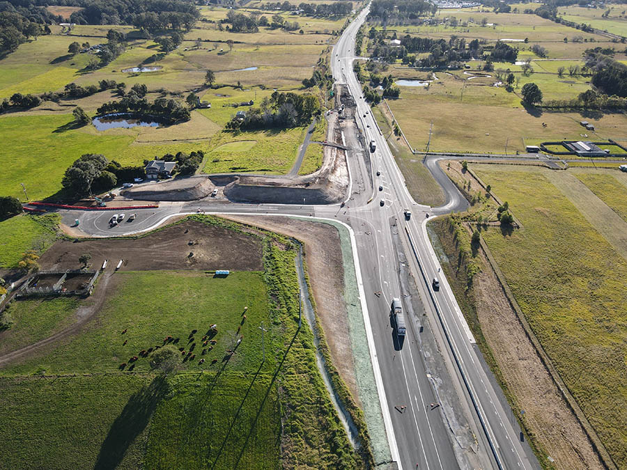 Princes Highway looking north at Croziers Road