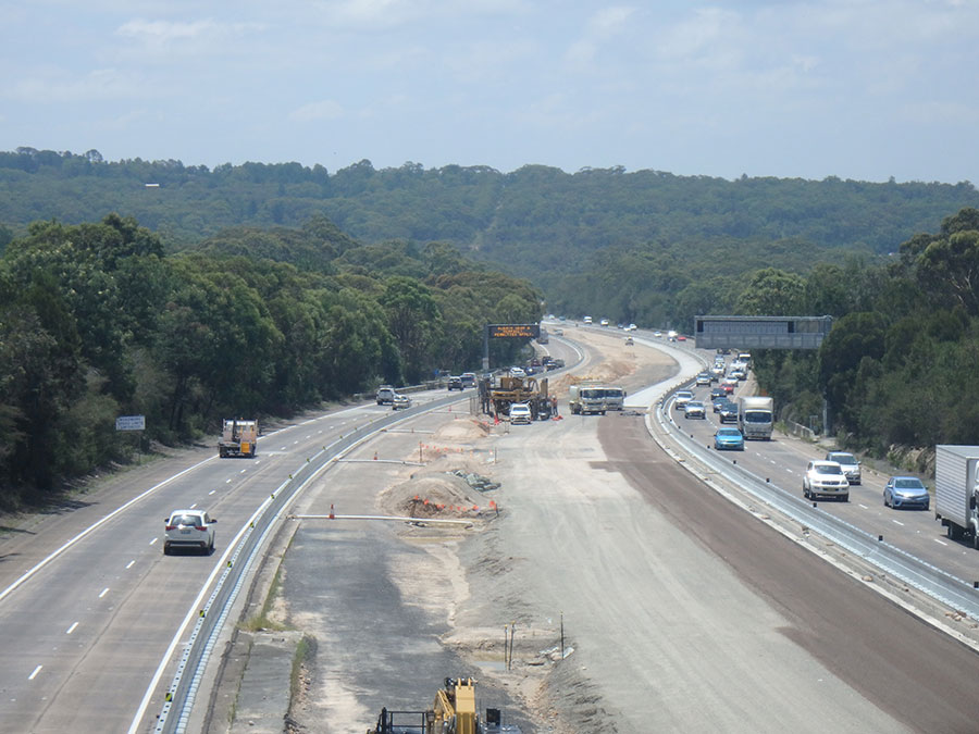 Vew of M1 upgrade northbound from Reeves St overpass - January 2019