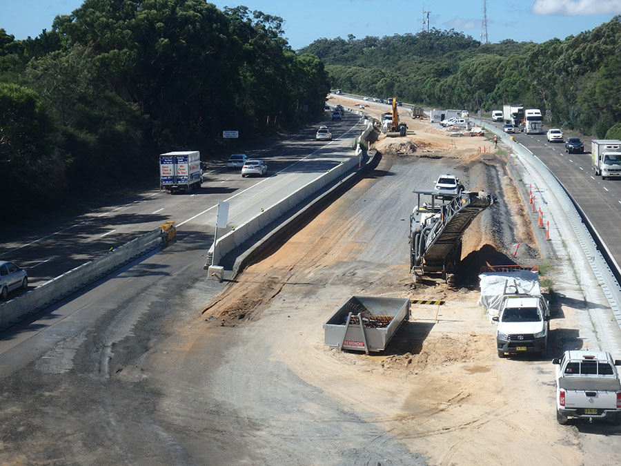 View of M1 upgrade southbound from Reeves St overpass - Feb 2019