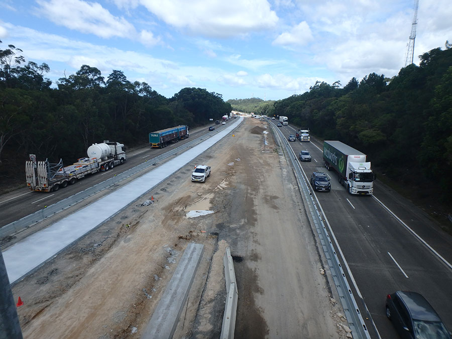 View of M1 upgrade southbound from Reeves St overpass - March 2019