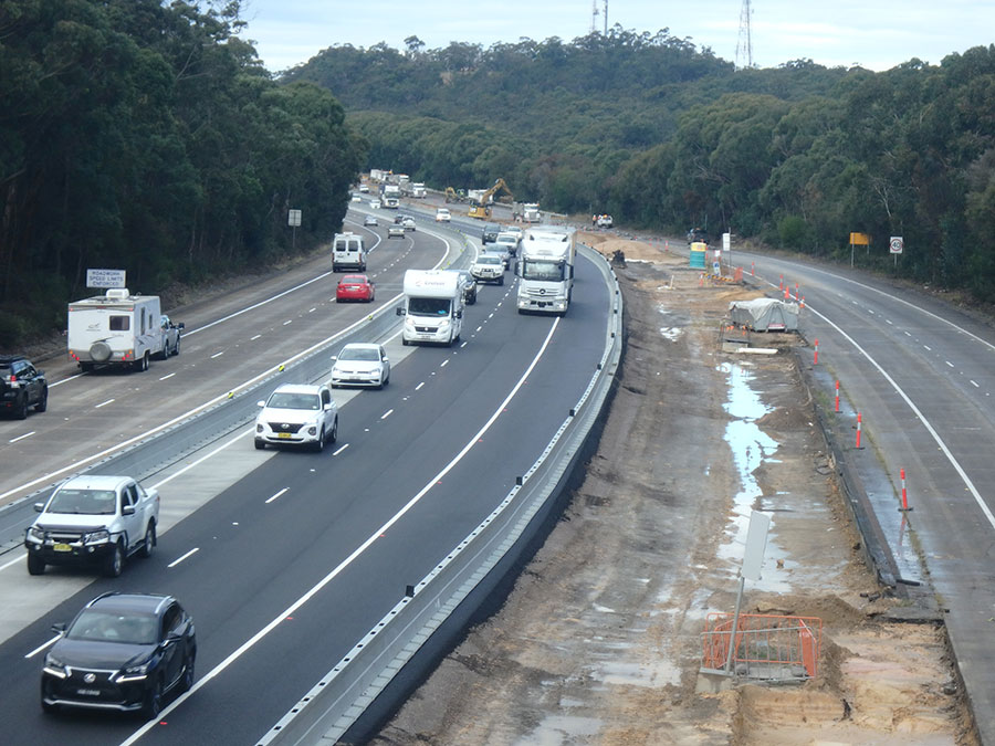 View of M1 upgrade southbound from Reeves St overpass - July 2019