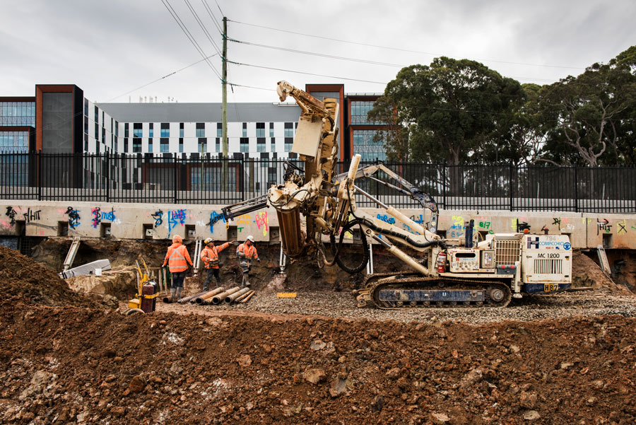 Installing soil nails in the Warringah Road underpass walls