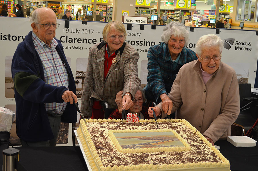 Residents at 1932 Grafton Bridge opening join in the 85th birthday celebration (July 2017)