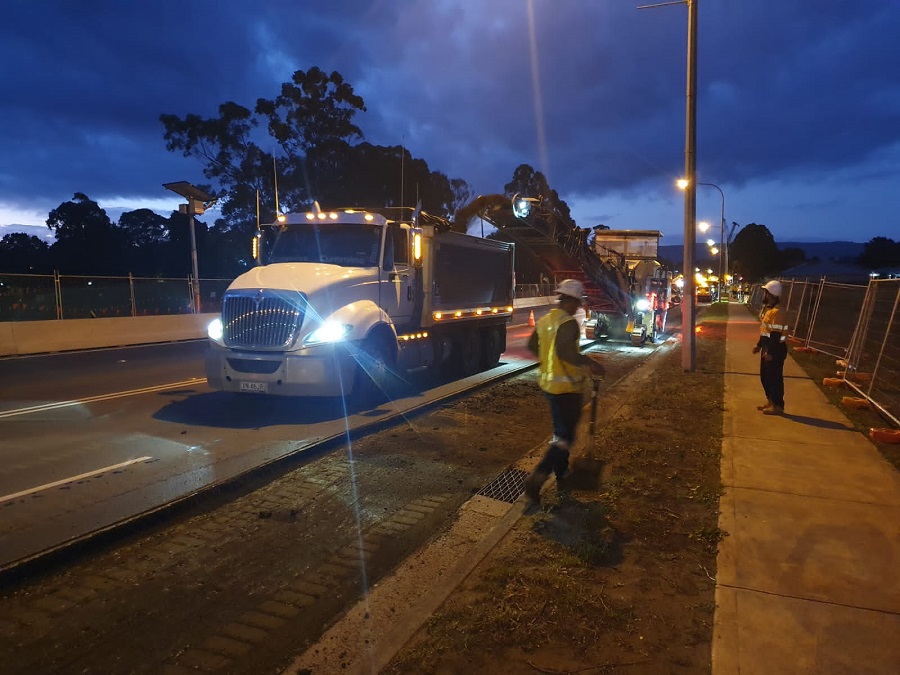 Night work on the Princes Highway - December 2020