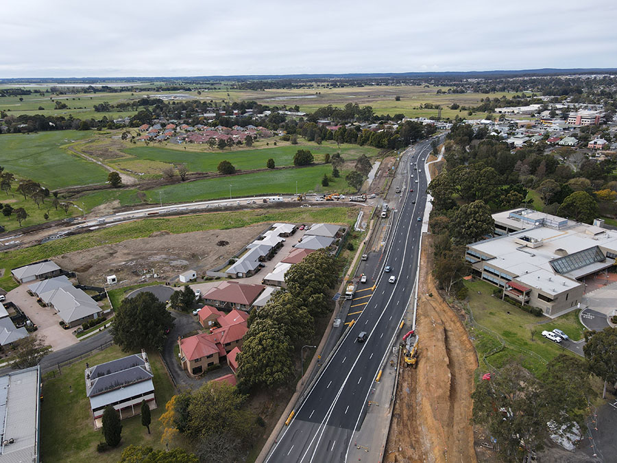 Princes Highway looking south from Bridge Road