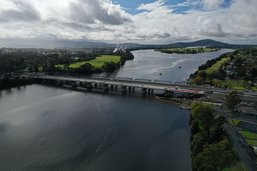 Nowra Bridge looking east