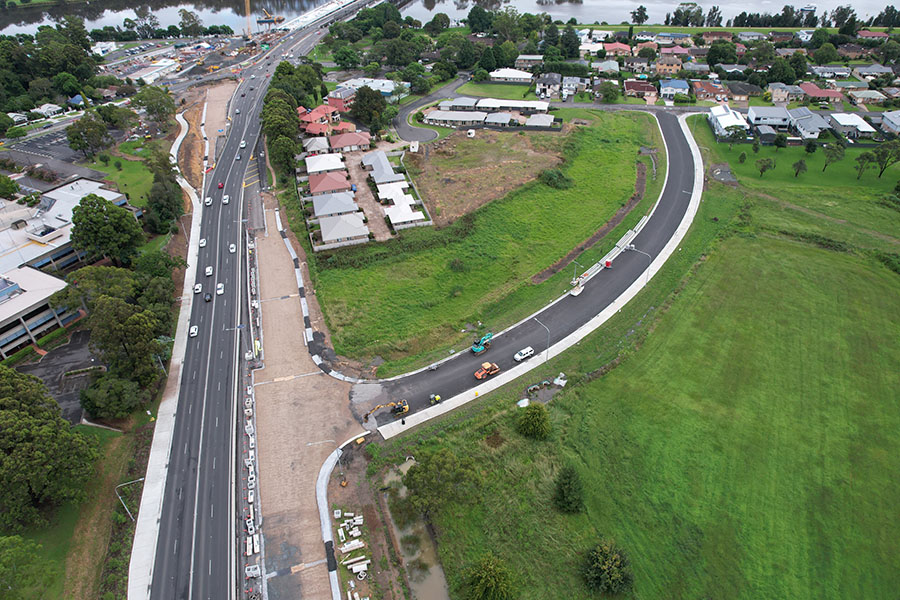 Shearwater Way and the Princes Highway looking north