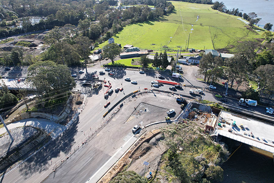 Princes Highway intersection with Illaroo Road