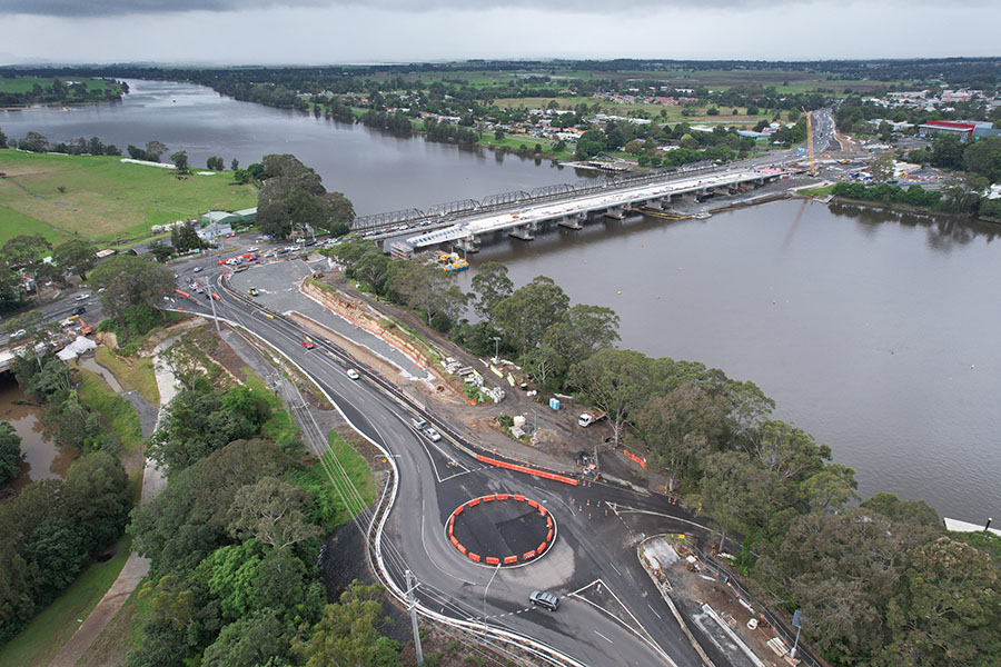 Illaroo Road looking east