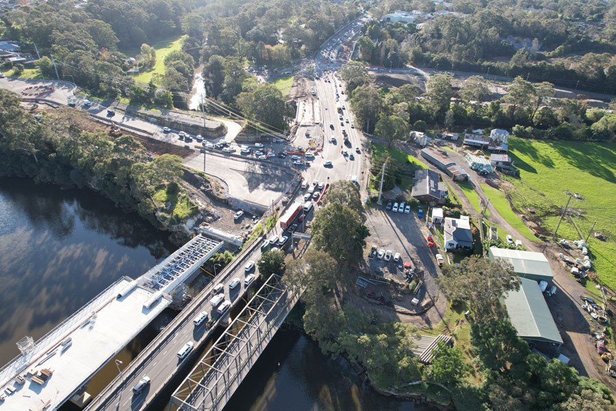 Nowra Bridge Project - Launch nose nearing northern foreshore