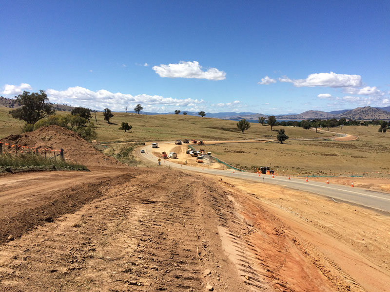Earthworks during stage one work between Sandy Creek and Lake Hume Village