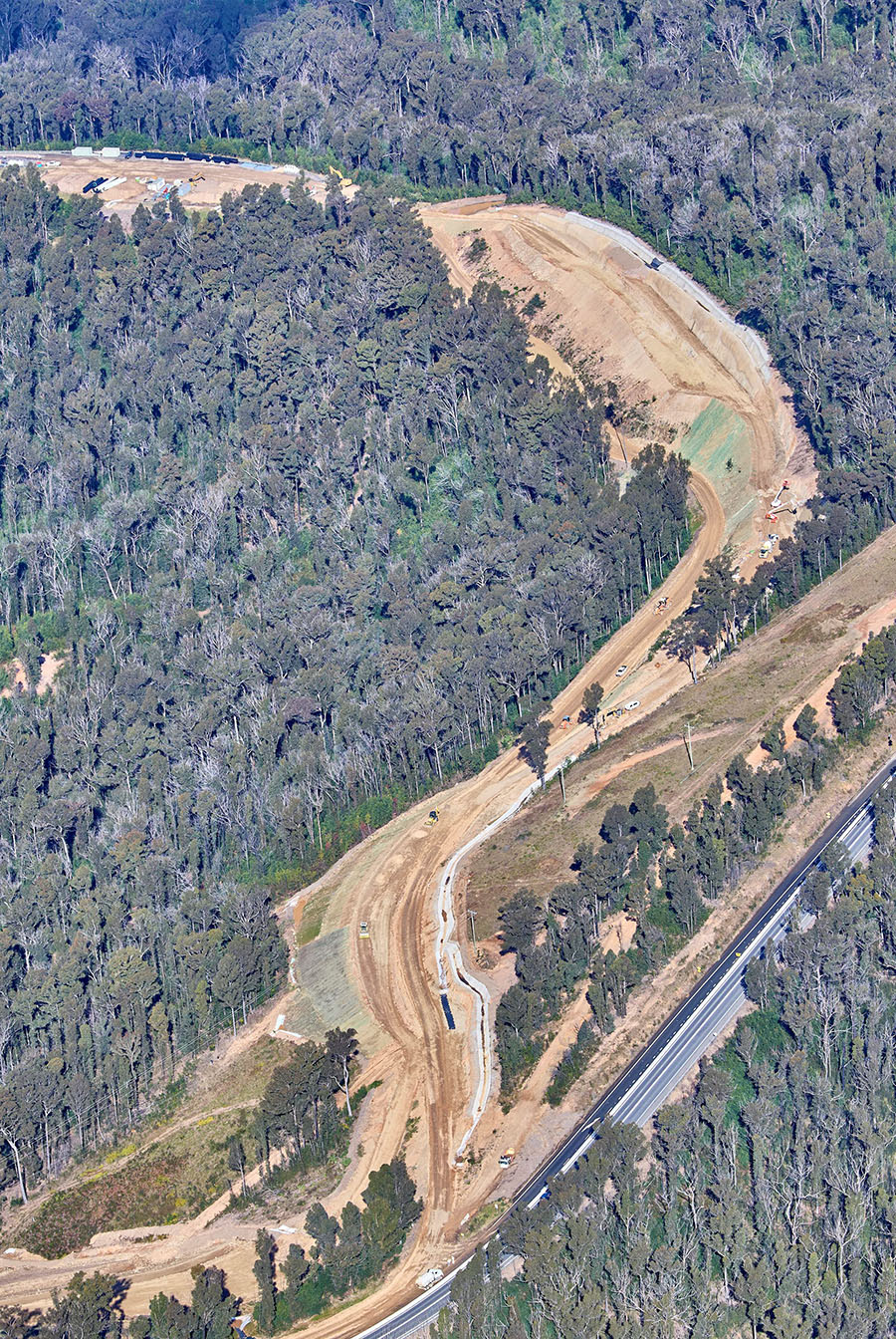 Work progressing on the new Glenella Road looking from the Princes Highway