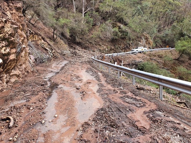 Jenolan Caves Road recovery clean up after fires and floods (Before)
