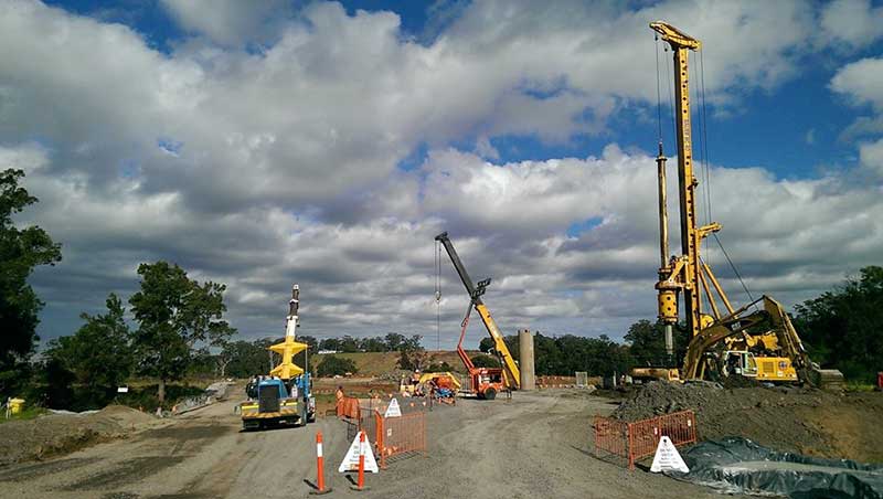 Piling rig at one of the future bridge crossings over Broughton Creek - May 2015