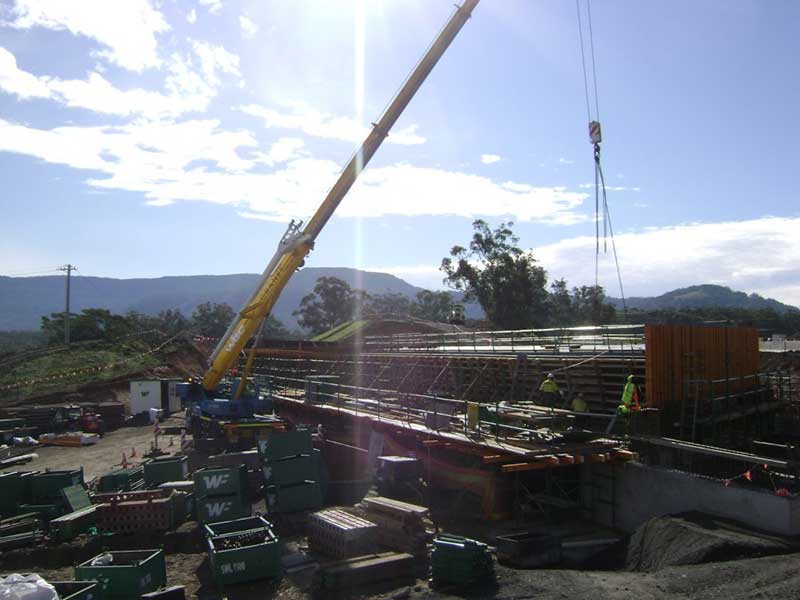 Crane lifting steel reinforcement bars onto Tindalls Lane bridge - June 2015