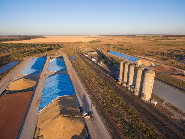Grain silos at Burren Junction