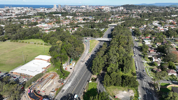 Looking south towards the pedestrian bridge over the M1 Princes Motorway at Northfields Avenue