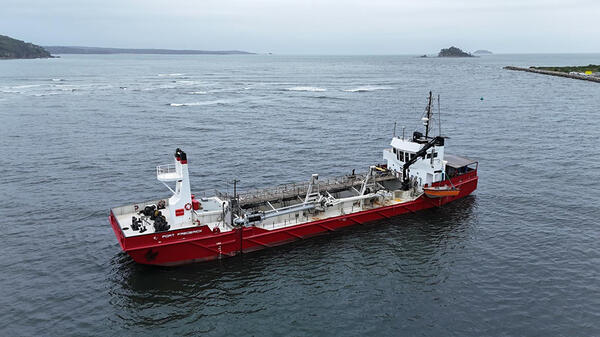 Batemans Bay Dredging Port Frederick Vessel October 2025