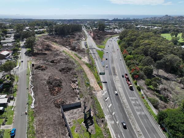 Dec 2024 - Looking east over intersection of M1 Princes Motorway and Mount Ousley Road