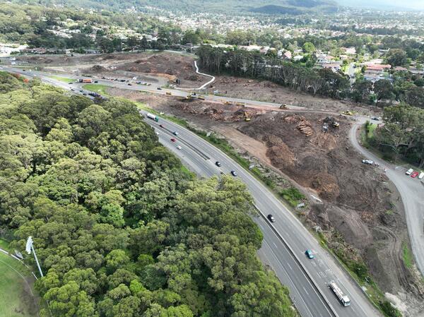 Dec 2024 - Looking north over intersection of M1 Princes Motorway and Mount Ousley Road