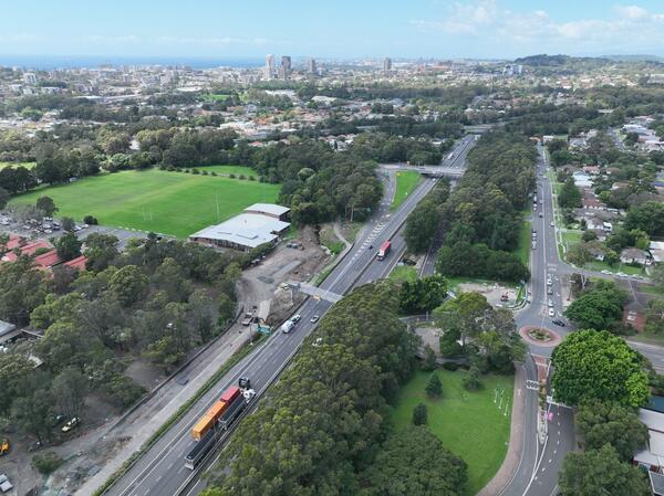 Dec 2024 - Looking south towards the Pedestrian bridge over the M1 Princes Motorway at Northfields Avenue